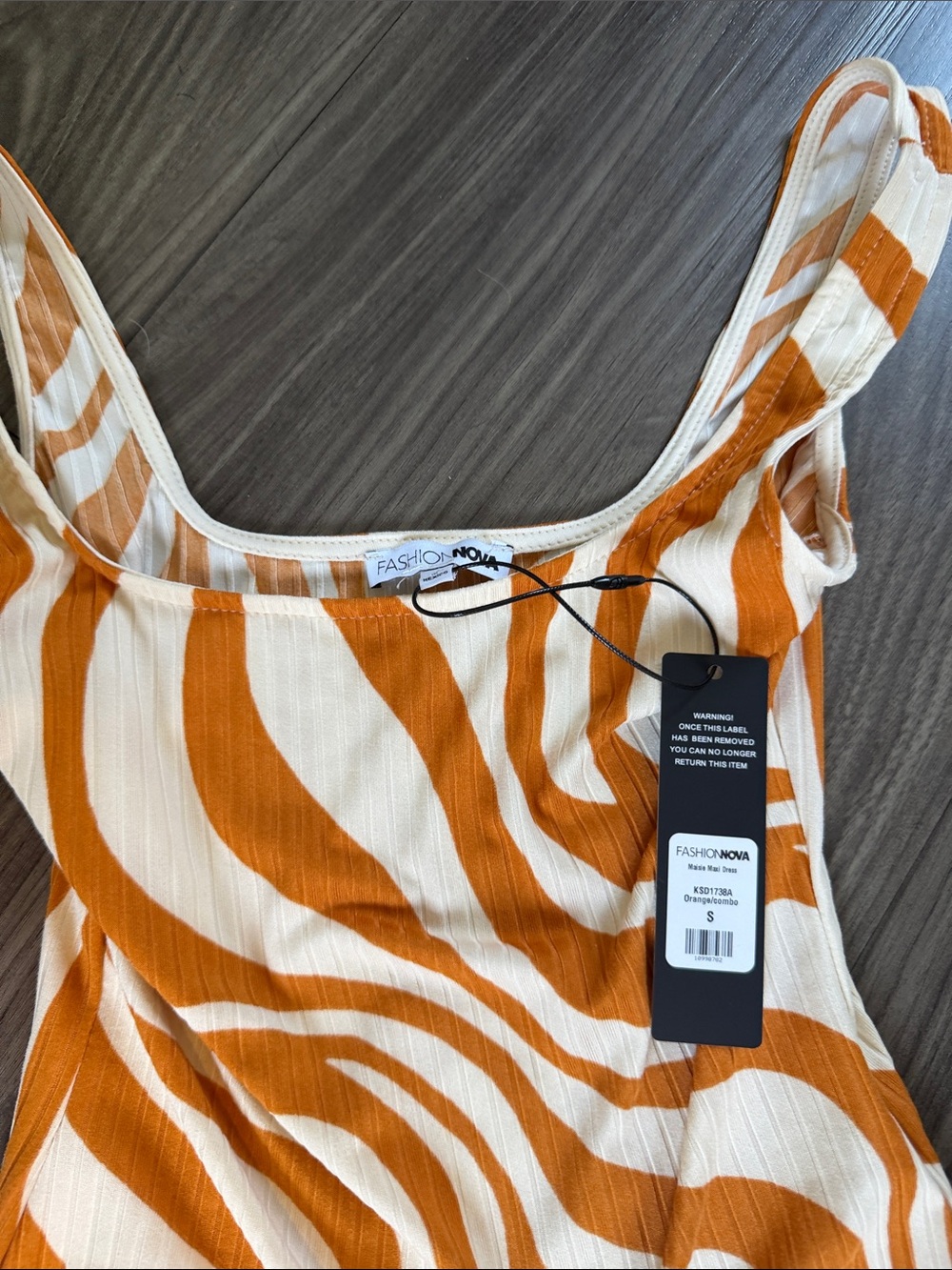 Fashion Nova Cream and Orange Zebra-Stripe Ribbed Maxi Dress - Picture 3 of 3